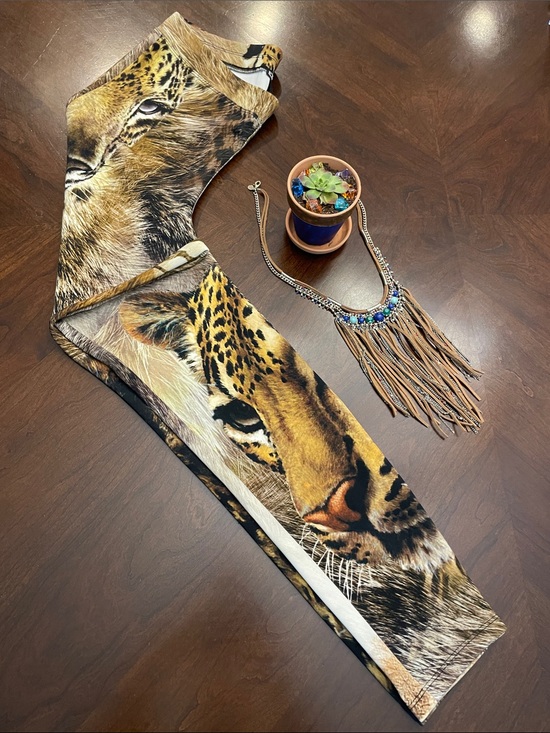 Express Pants - Express Leopard Face Print Leggings in Yellow, Brown, Black